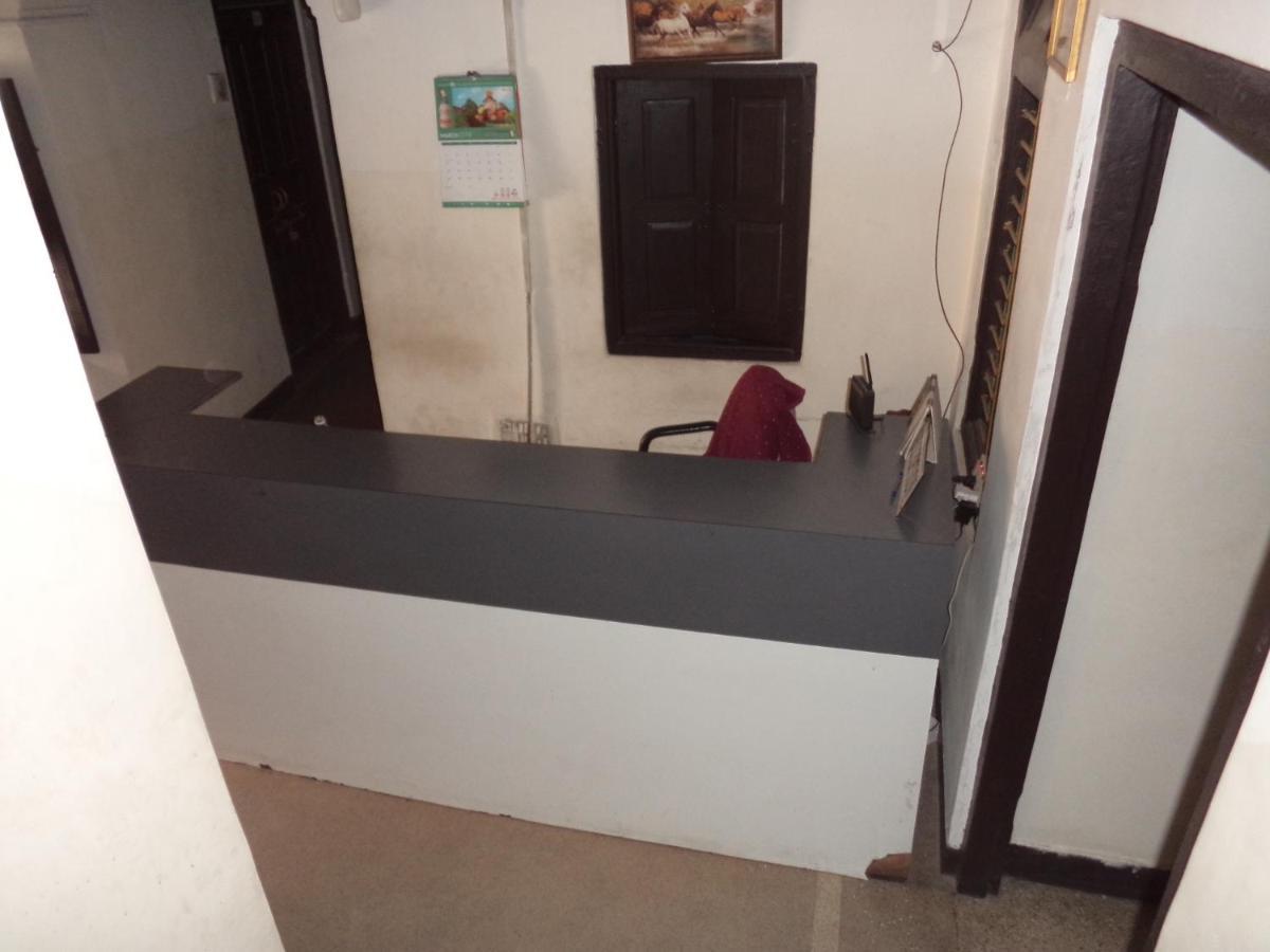 Hotel Rajhans Dzsaipur Kültér fotó
